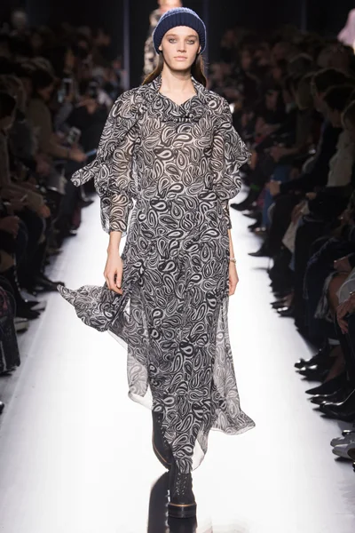 Look 38